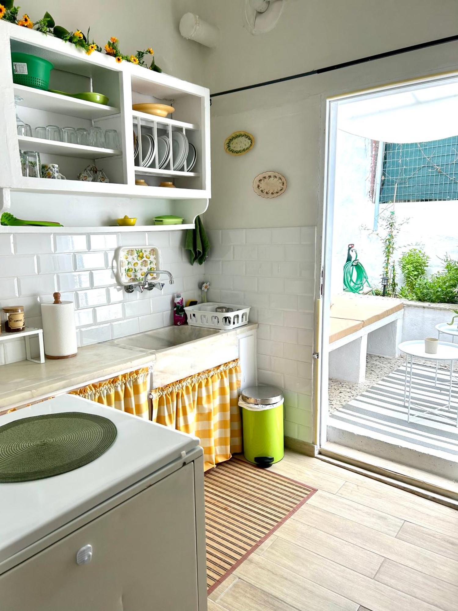 Cozy House With Backyard At Iraklio Attikis Apartment Athens Exterior photo